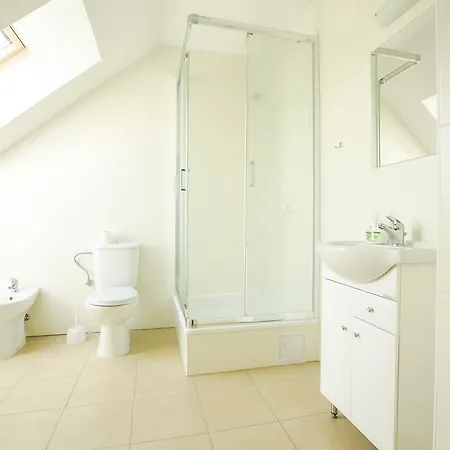 Osrodek Szkoleniowy Za Lasem 住宿加早餐酒店 Syców