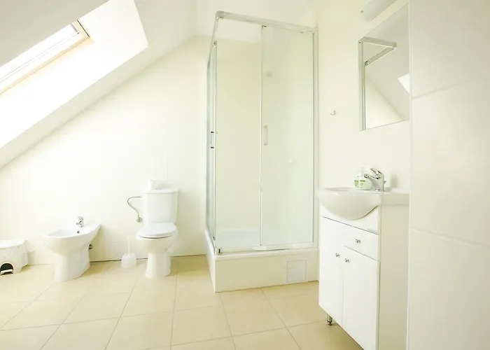 Osrodek Szkoleniowy Za Lasem Oda ve Kahvaltı Syców